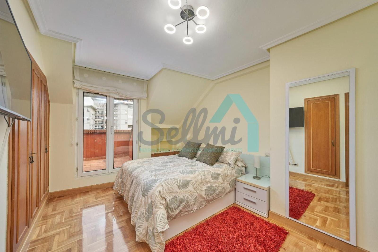 Atico Salesas Apartment Oviedo Luaran gambar