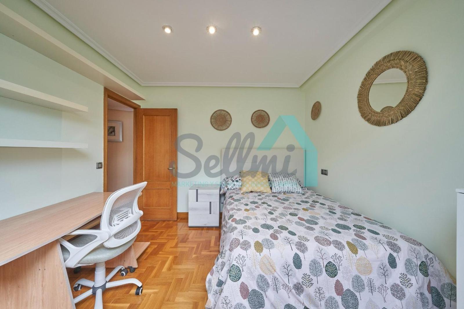 Atico Salesas Apartment Oviedo Luaran gambar